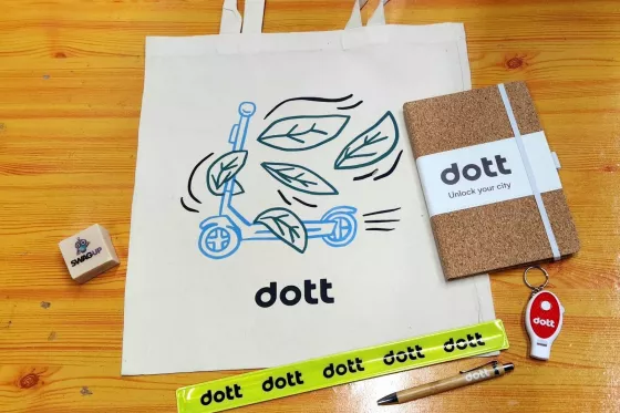 קיט dott תיק בד מודפס מחברת שעם צמיד זוהר ומחזיק מפתחות